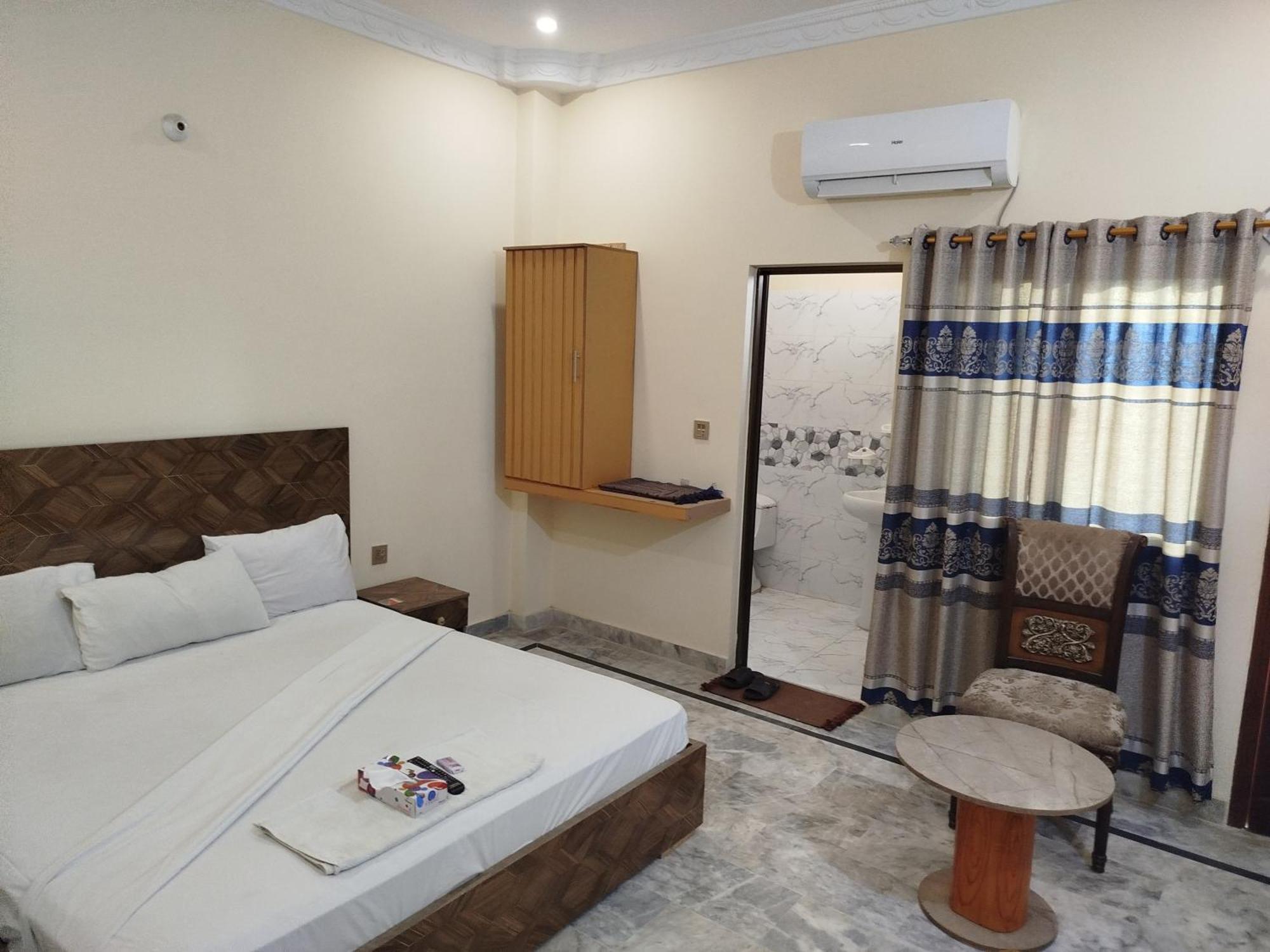 Hotel Crown Plaza, Near Karachi Airport, Darul Sehat Hospital, Dow, Agha Khan And Liaqat Hospital Extérieur photo