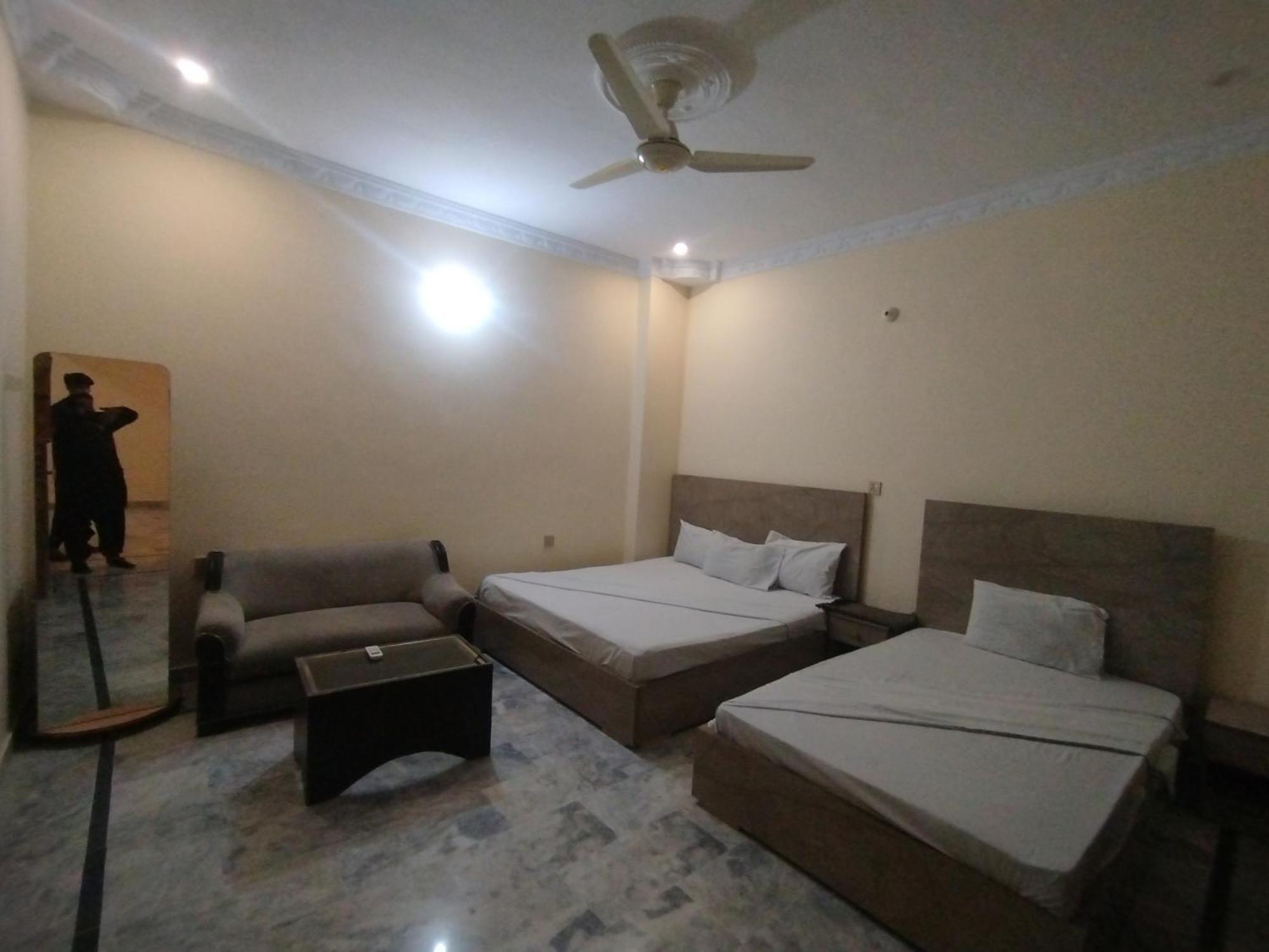 Hotel Crown Plaza, Near Karachi Airport, Darul Sehat Hospital, Dow, Agha Khan And Liaqat Hospital Extérieur photo