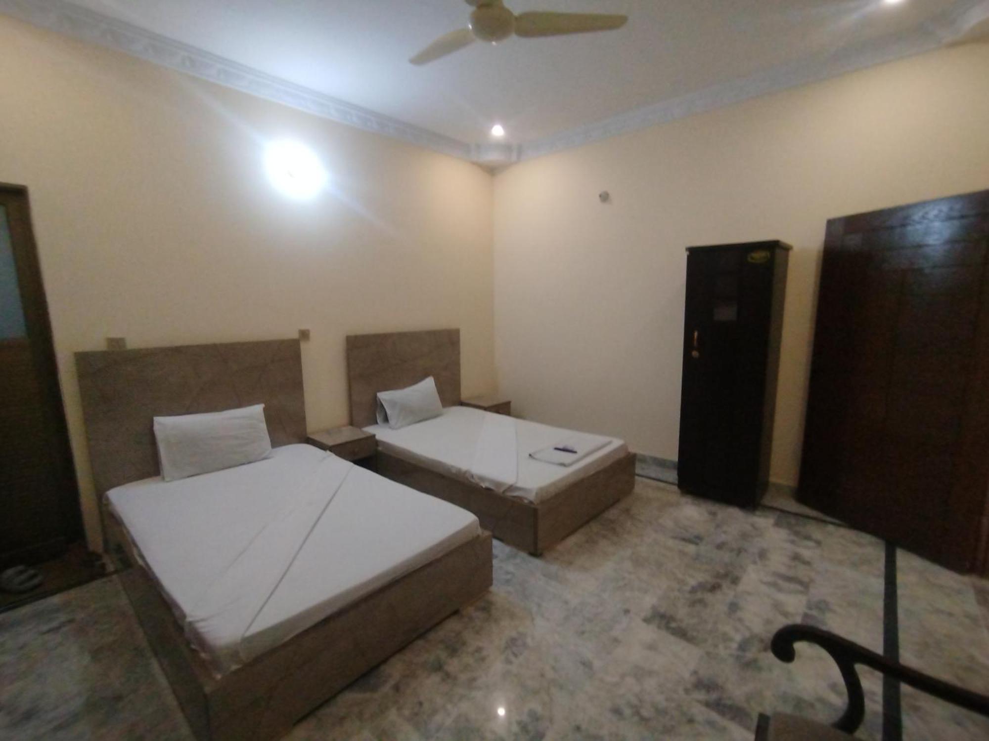 Hotel Crown Plaza, Near Karachi Airport, Darul Sehat Hospital, Dow, Agha Khan And Liaqat Hospital Extérieur photo