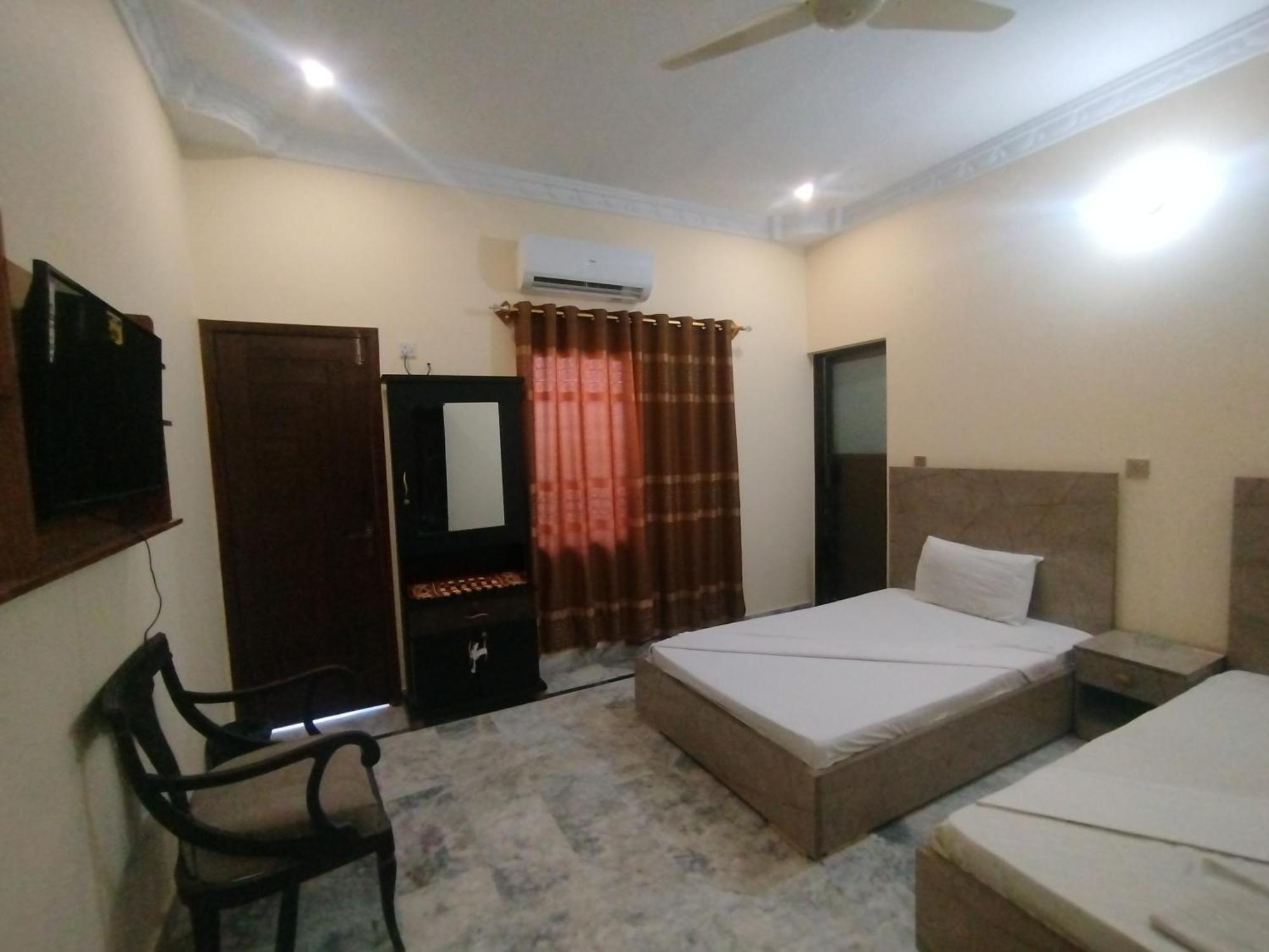 Hotel Crown Plaza, Near Karachi Airport, Darul Sehat Hospital, Dow, Agha Khan And Liaqat Hospital Extérieur photo