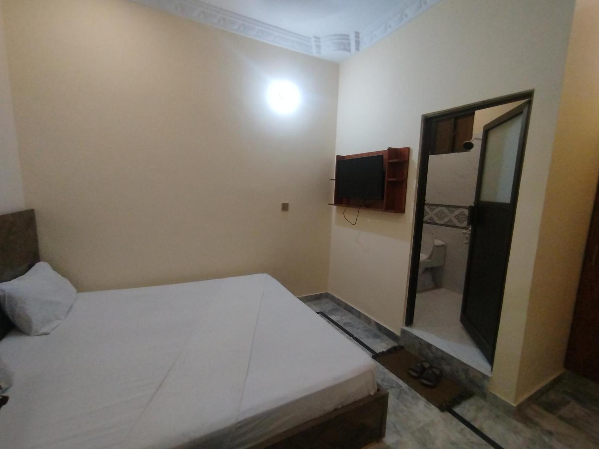 Hotel Crown Plaza, Near Karachi Airport, Darul Sehat Hospital, Dow, Agha Khan And Liaqat Hospital Extérieur photo