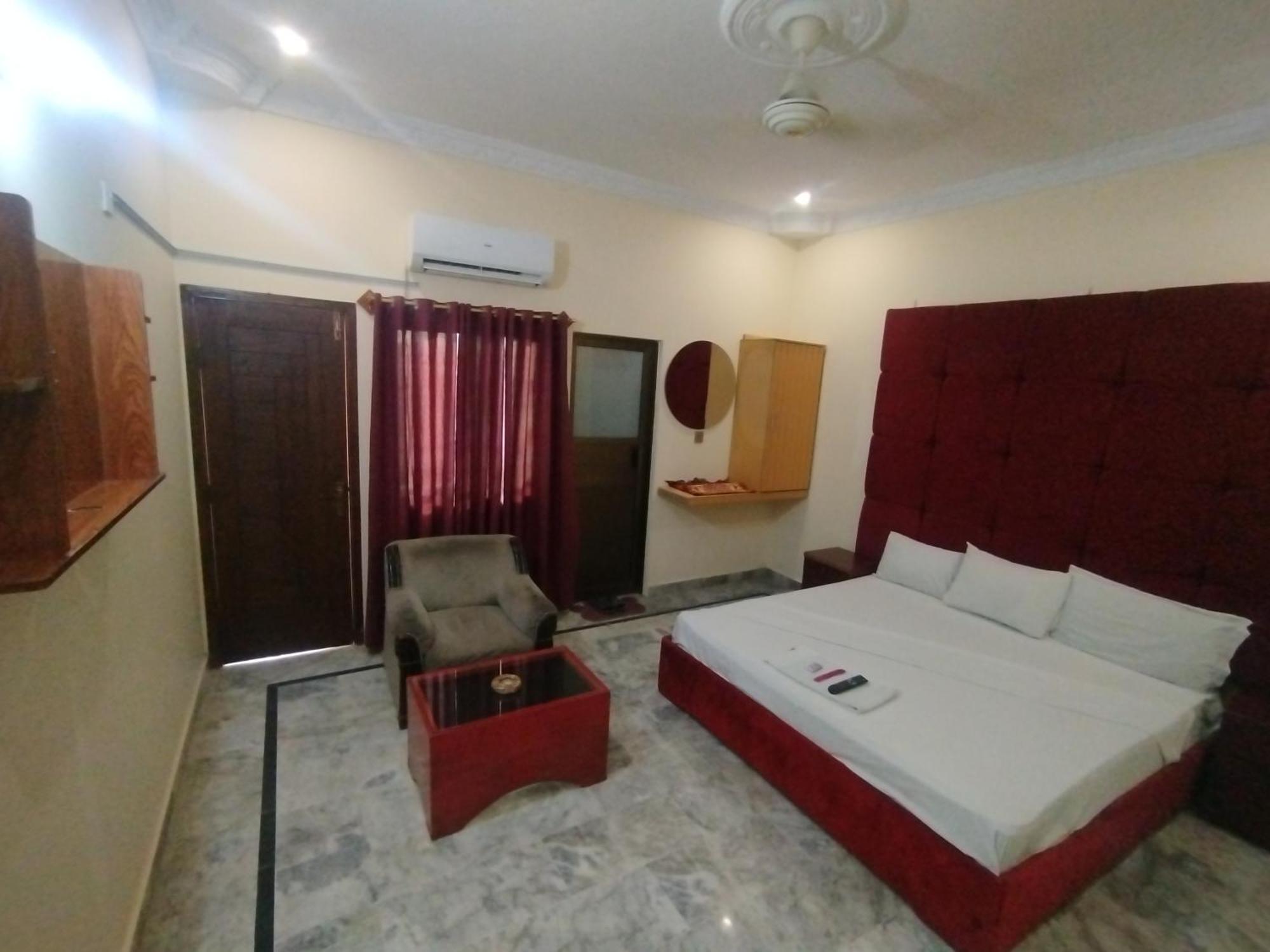 Hotel Crown Plaza, Near Karachi Airport, Darul Sehat Hospital, Dow, Agha Khan And Liaqat Hospital Extérieur photo